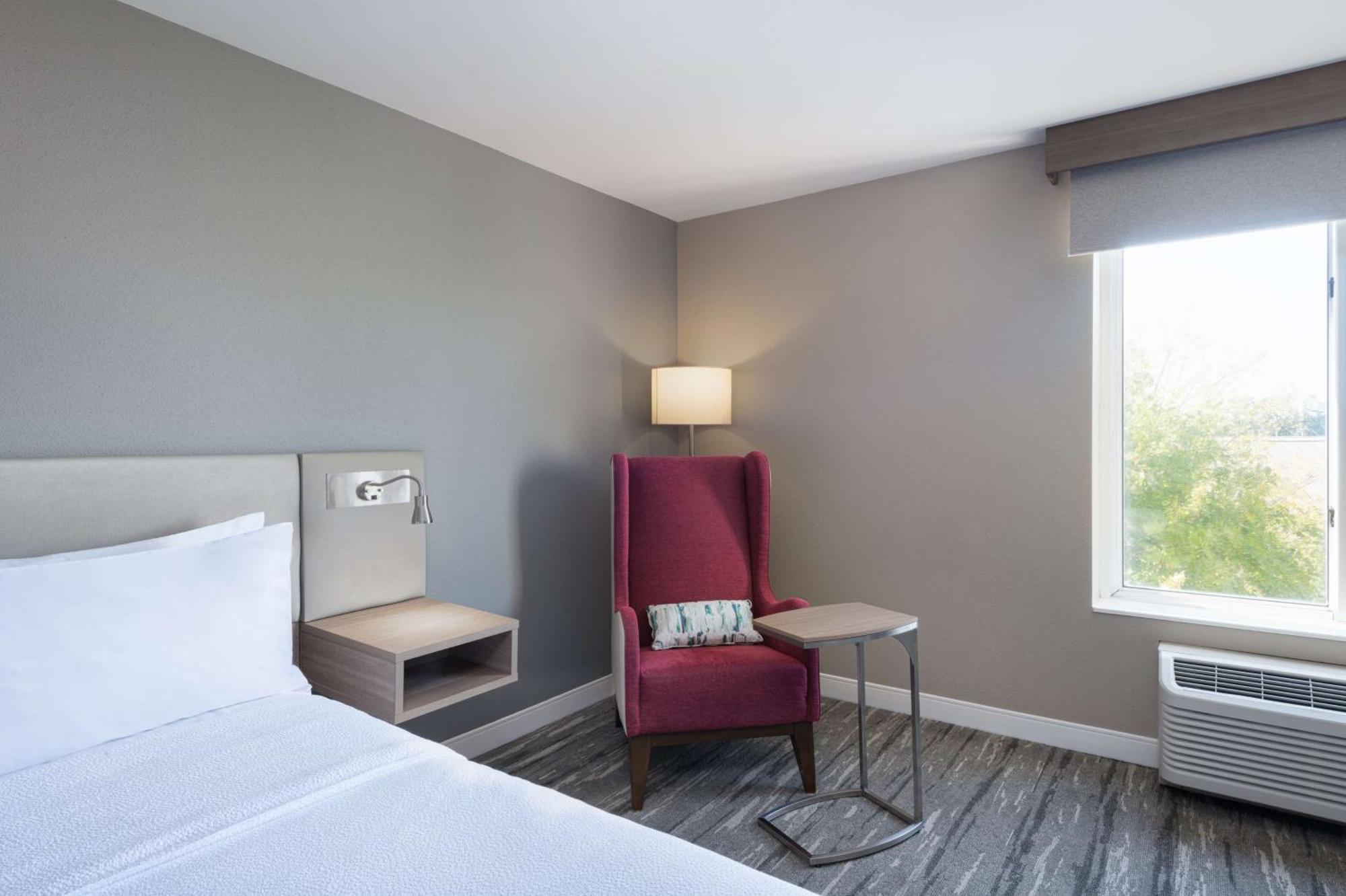 Hilton Garden Inn Сент-Чарльз Экстерьер фото